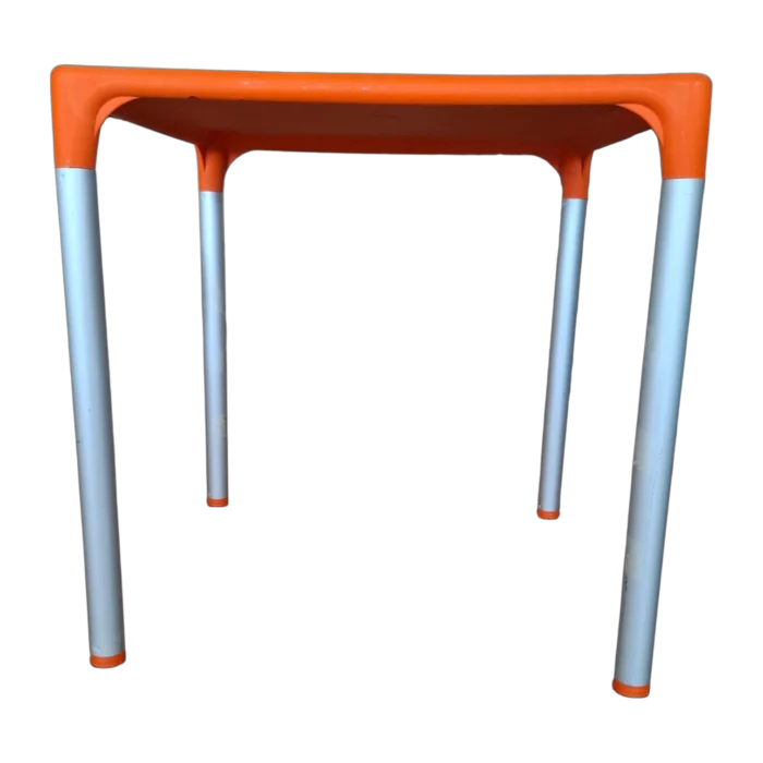 ELITE PLASTIC TABLE WITH ALUMINIUM LEGS 70X70CM